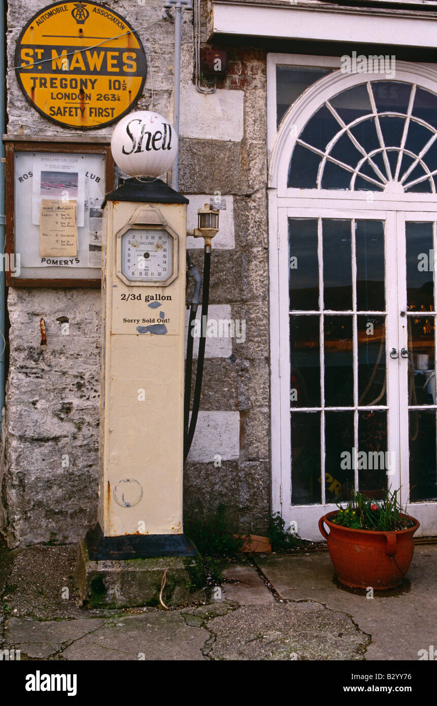 Alte Tankstelle, St. Mawes, Cornwall, England Stockfoto