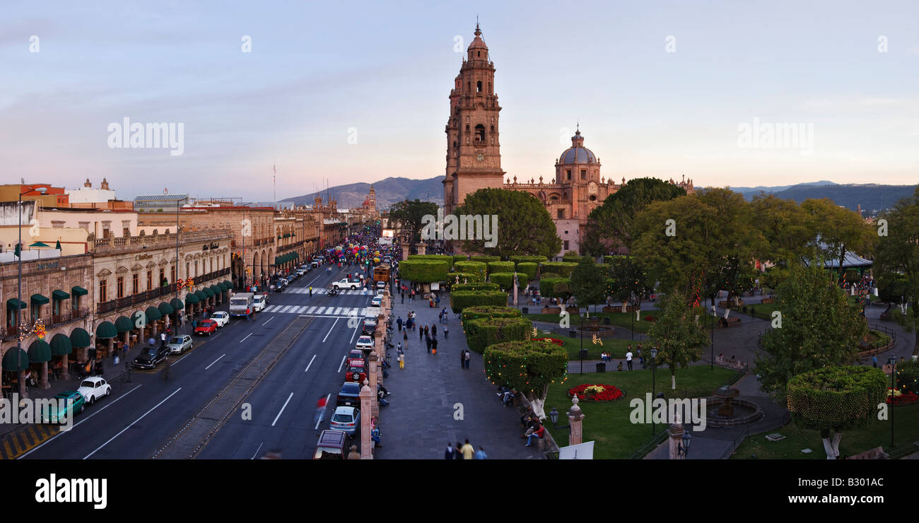 Avenida Mader und Plaza de Armas, Morelia, Michoacan, Mexiko Stockfoto