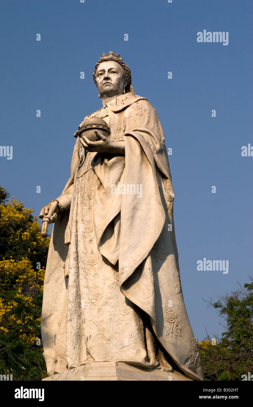 Die Königin-Kaiserin Viktoria-Statue im Zentrum von Bangalore, Indien. Die Statue steht im Cubban Park. Stockfoto