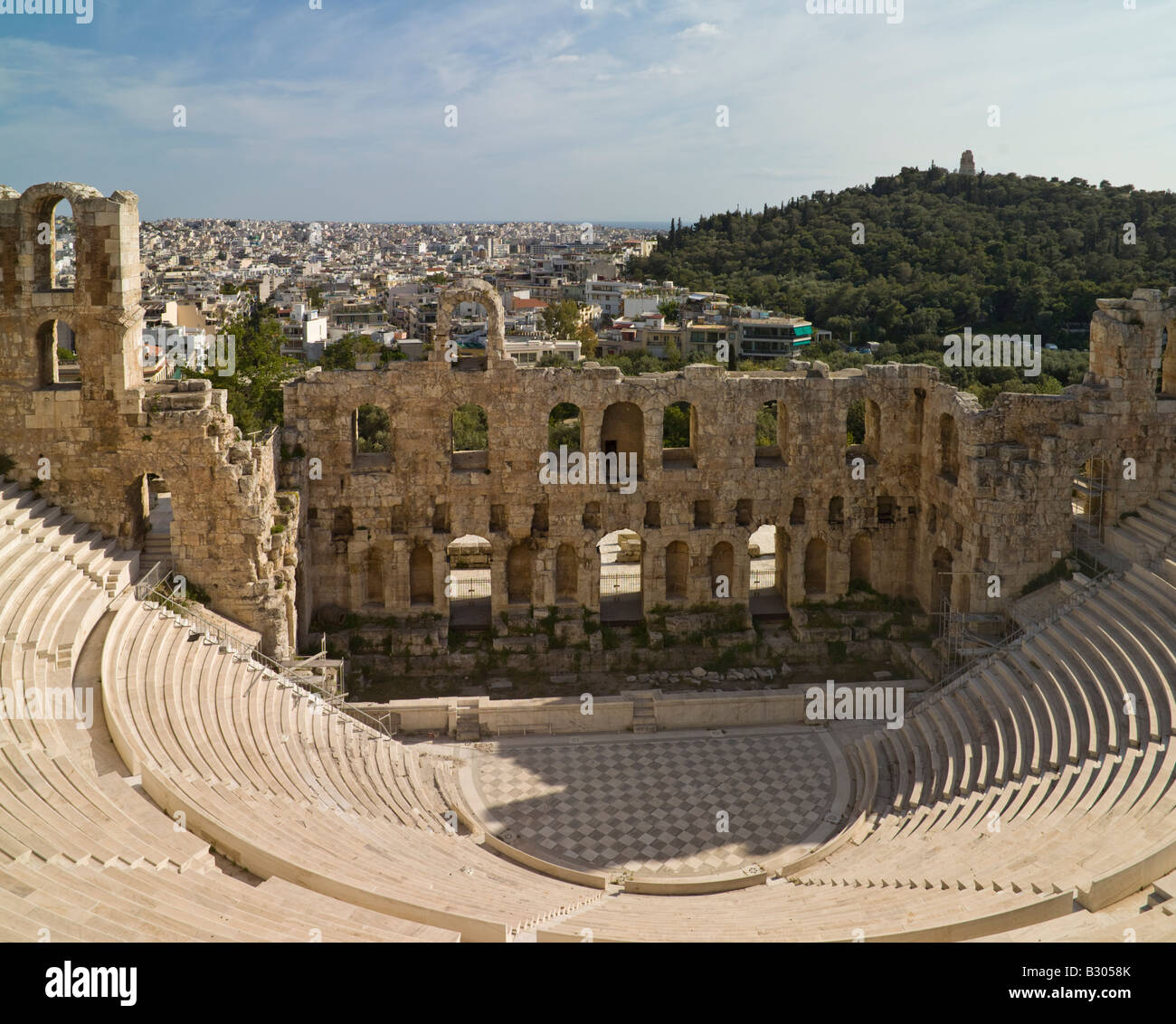 Blick von der Akropolis des Herodianischen Theaters und Mount Philopappos, Athen, Griechenland Stockfoto