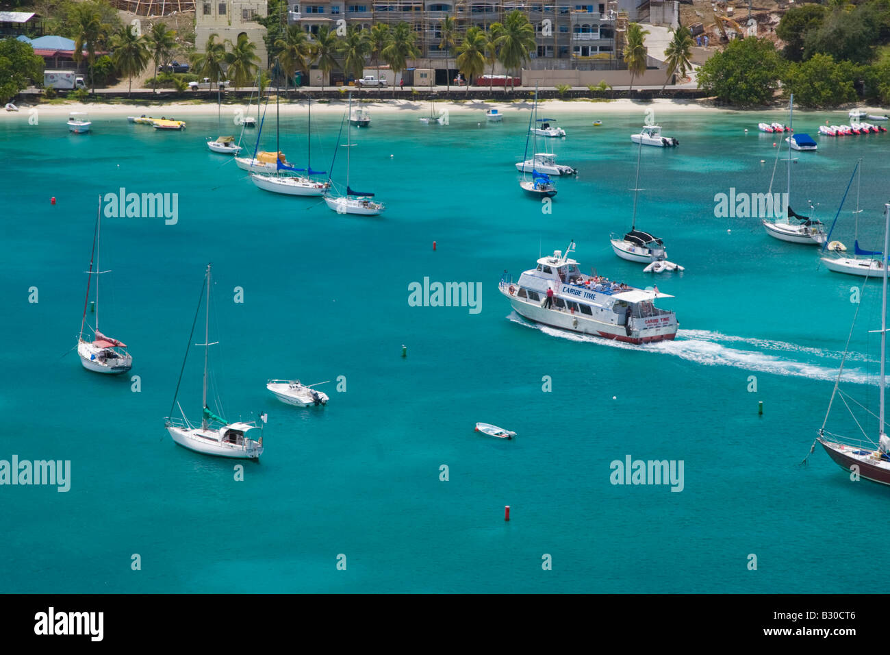 Cruz Bay Harbor auf der karibischen Insel St John in den US Virgin Islands Stockfoto