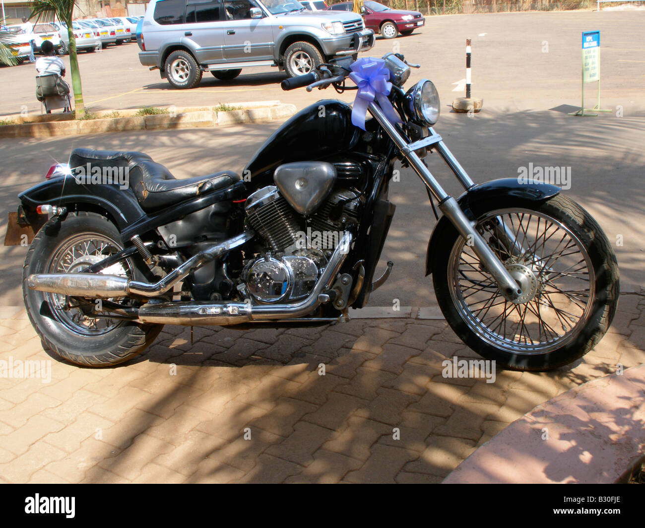 Dekorierte Motorrad für den Einsatz in einer Hochzeit Entourage, Kampala, Uganda Stockfoto