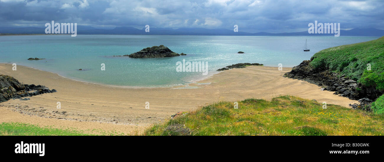 Porth Y Clochydd auf Llanddwyn Insel vor der Küste von Anglesey in Newborough Warren Stockfoto
