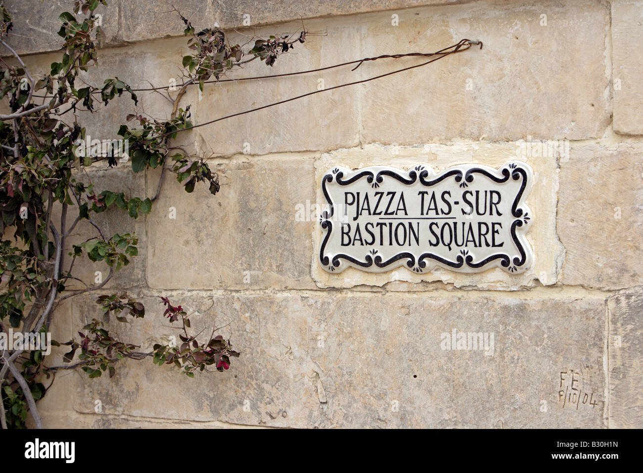 Bastion Square Mdina, Malta, keramische Straßenschild Stockfoto