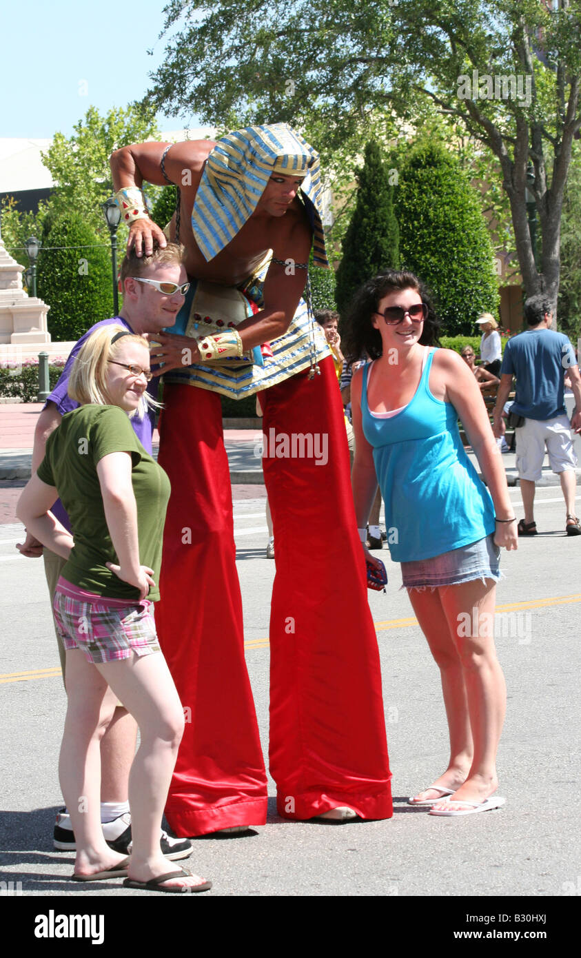 Universal-Pharao mit Touristen Stockfoto