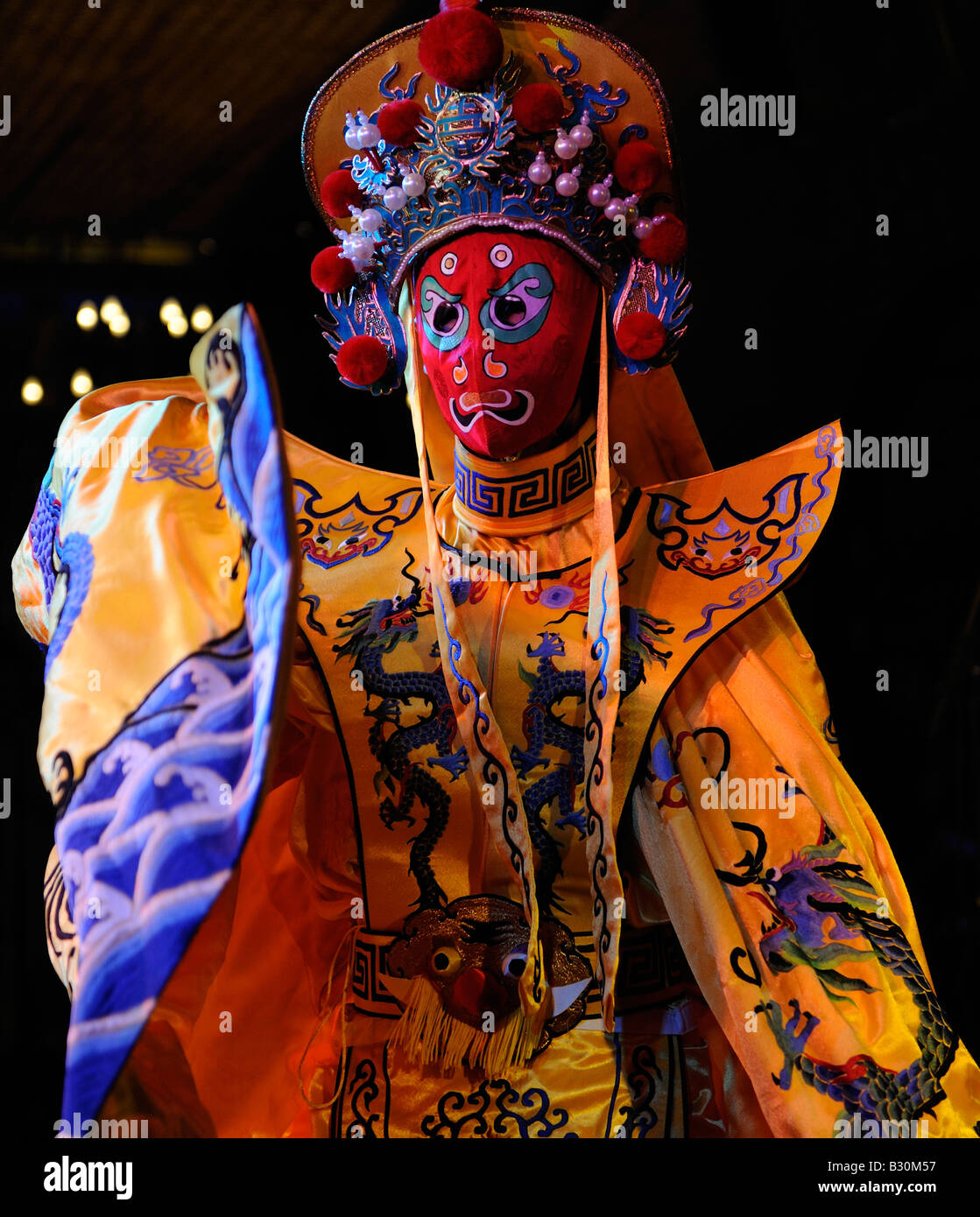 Bianlian, traditionelle Gesichtsmaske Performance-Kunst. 5. August 2008 Stockfoto