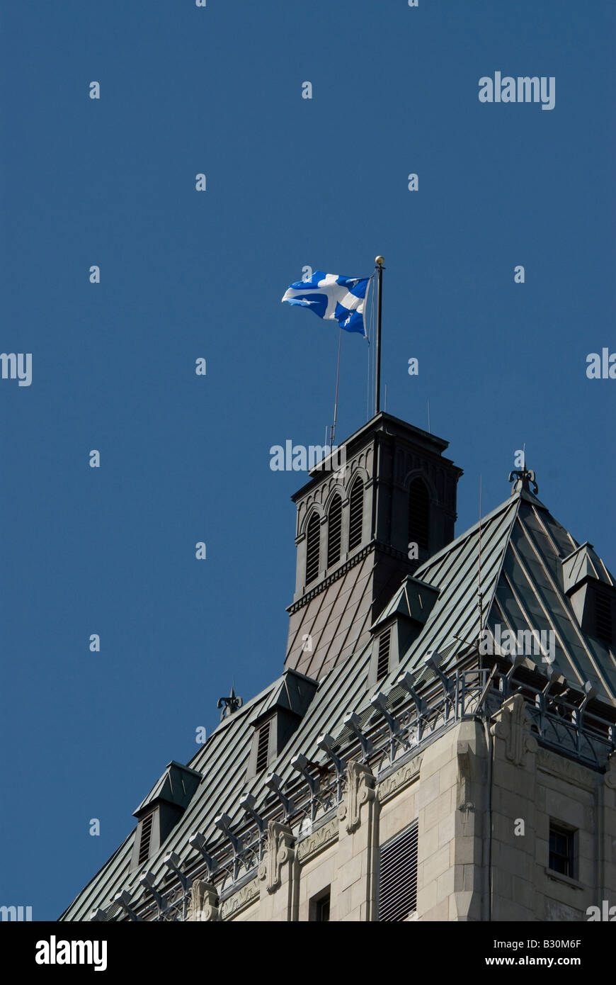 Quebec Kanada alte Stadt Quebec Flagge Gemeindehaus Quebec Wahrzeichen Stockfoto