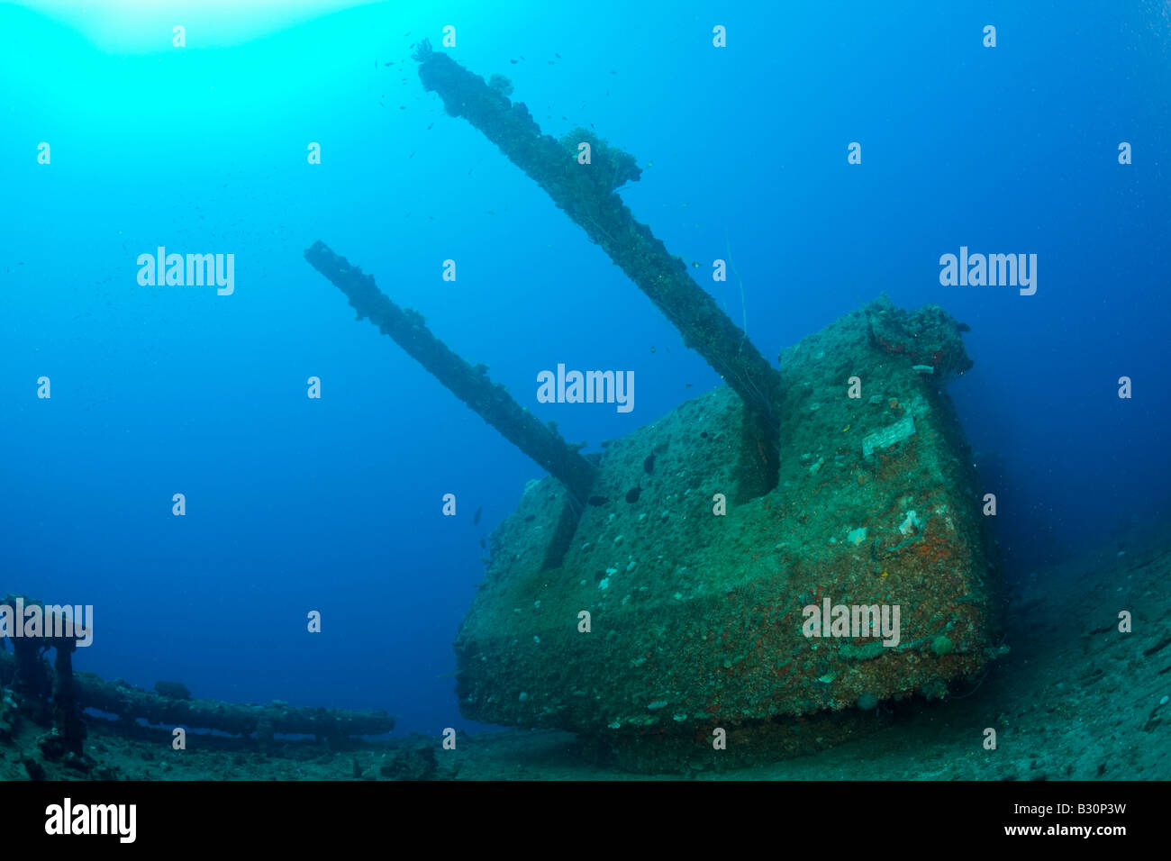 Zwei 8-Zoll-55 Kaliber Pistole auf USS Saratoga Marshallinseln Bikini Atoll Mikronesien Pazifik Stockfoto