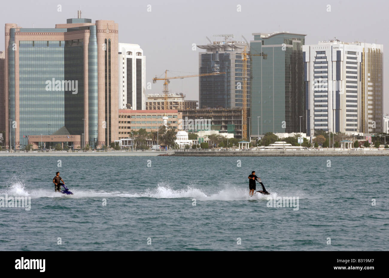 Wolkenkratzer in Abu Dhabi, Vereinigte Arabische Emirate Stockfoto