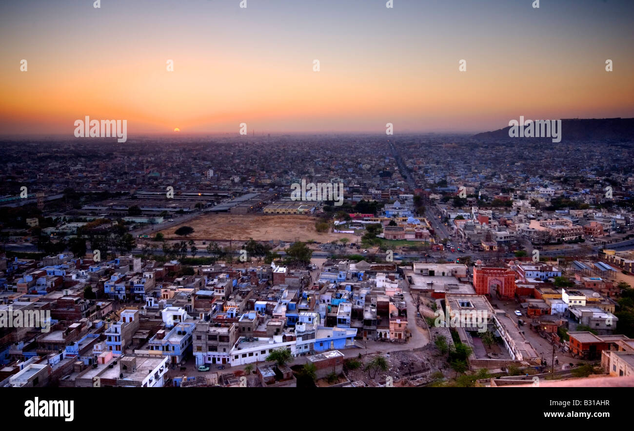 Dämmerung über der Stadt Jaipur, Rajasthan, Indien, Subkontinent, Asien Stockfoto