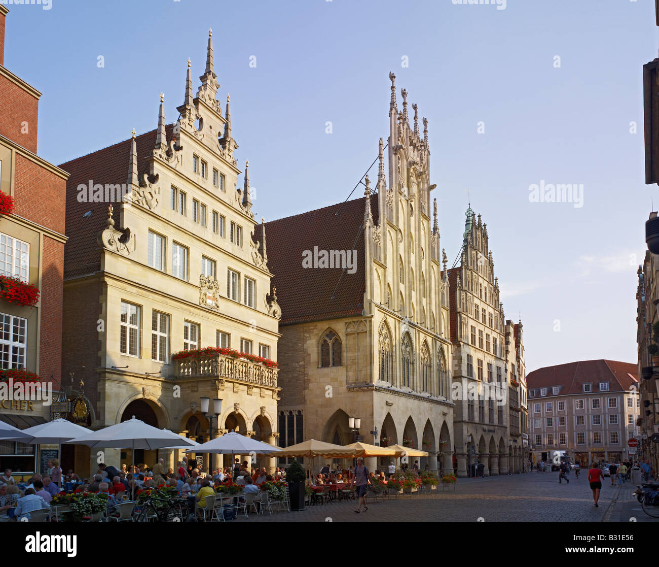 Historisches Rathaus Stadtweinhaus und Prinzipalmarkt Münster Stockfoto