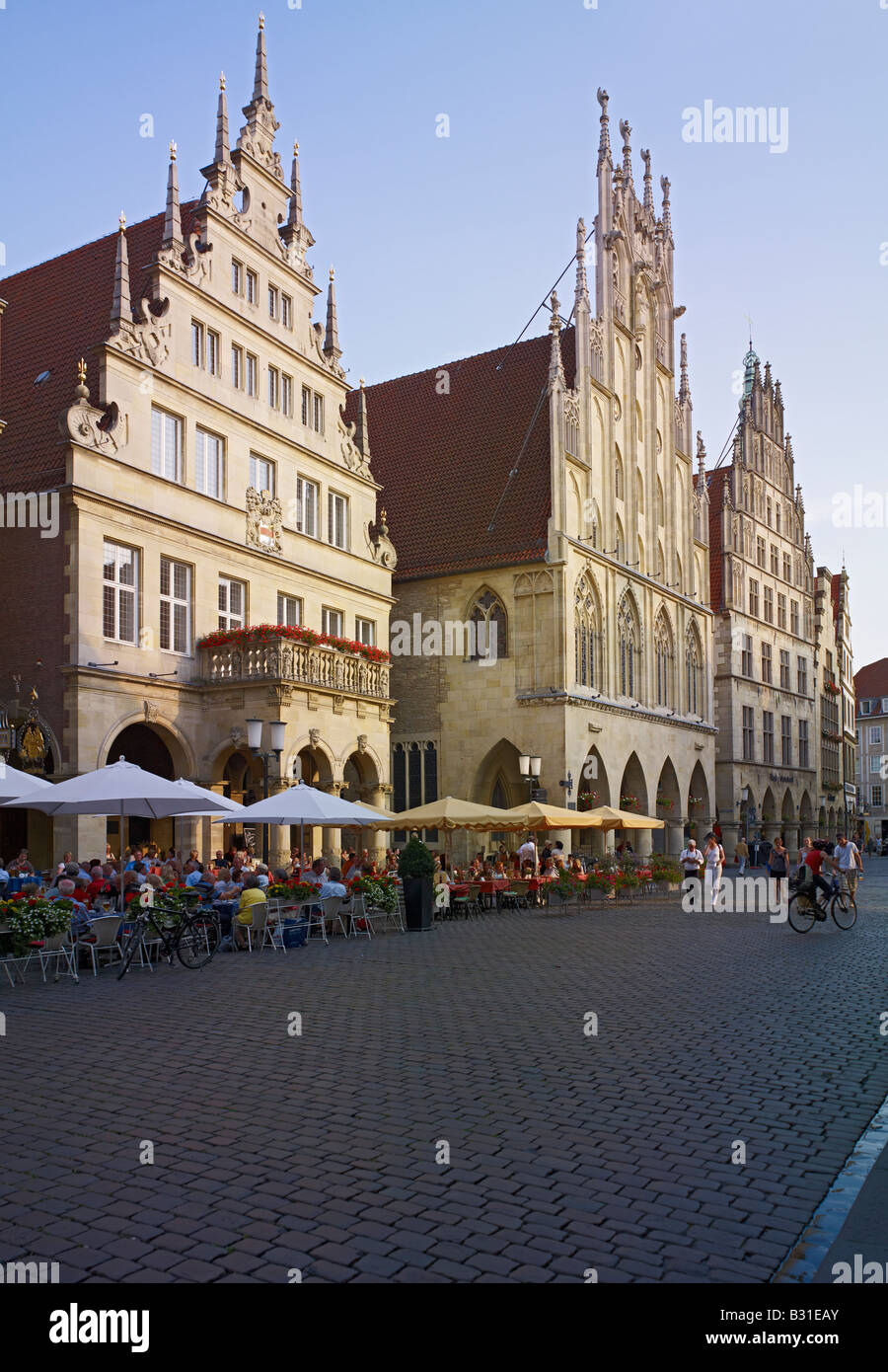 Historisches Rathaus Stadtweinhaus und Prinzipalmarkt Münster Stockfoto