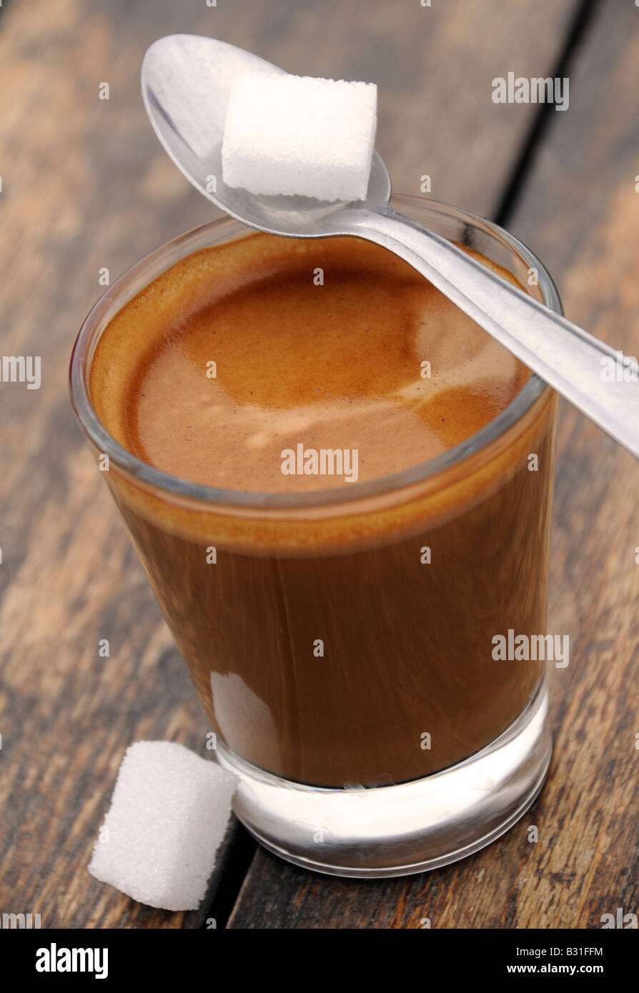Italienischer kaffee -Fotos und -Bildmaterial in hoher Auflösung – Alamy