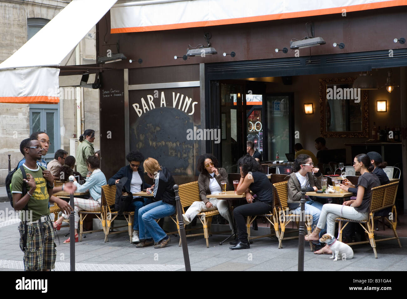 Frankreich, Paris, Bar im Le Marais Stockfotografie Alamy