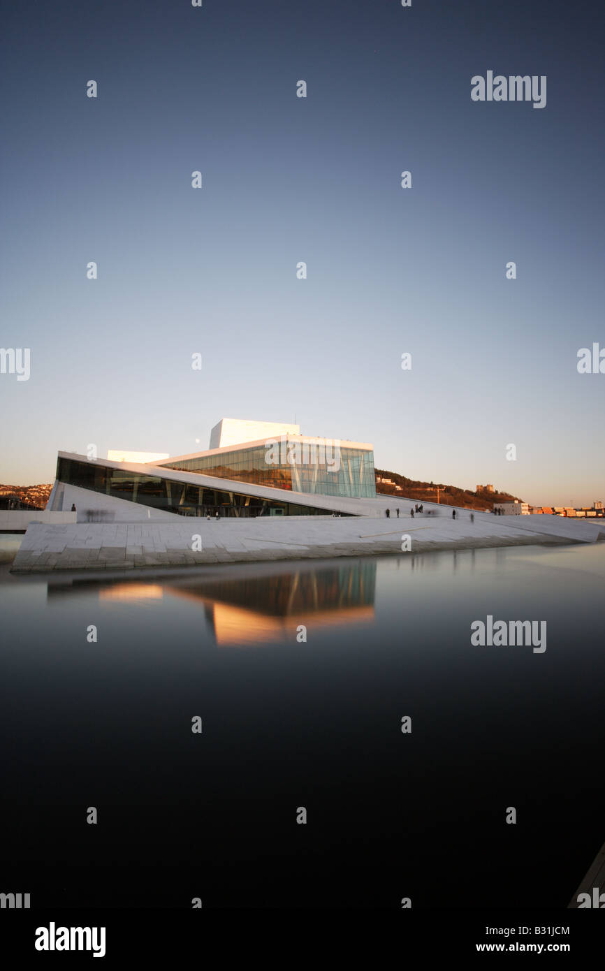 Oslo Opernhaus bei Sonnenuntergang Stockfoto
