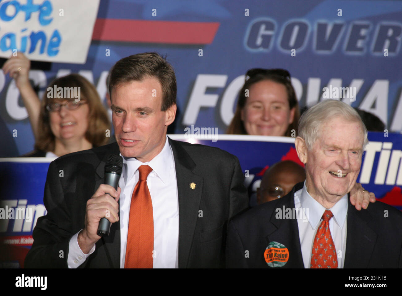 Ex-Gouverneur Mark Warner und Linwood Holton auf einer Kundgebung der Kampagne für Tim Kaine Stockfoto