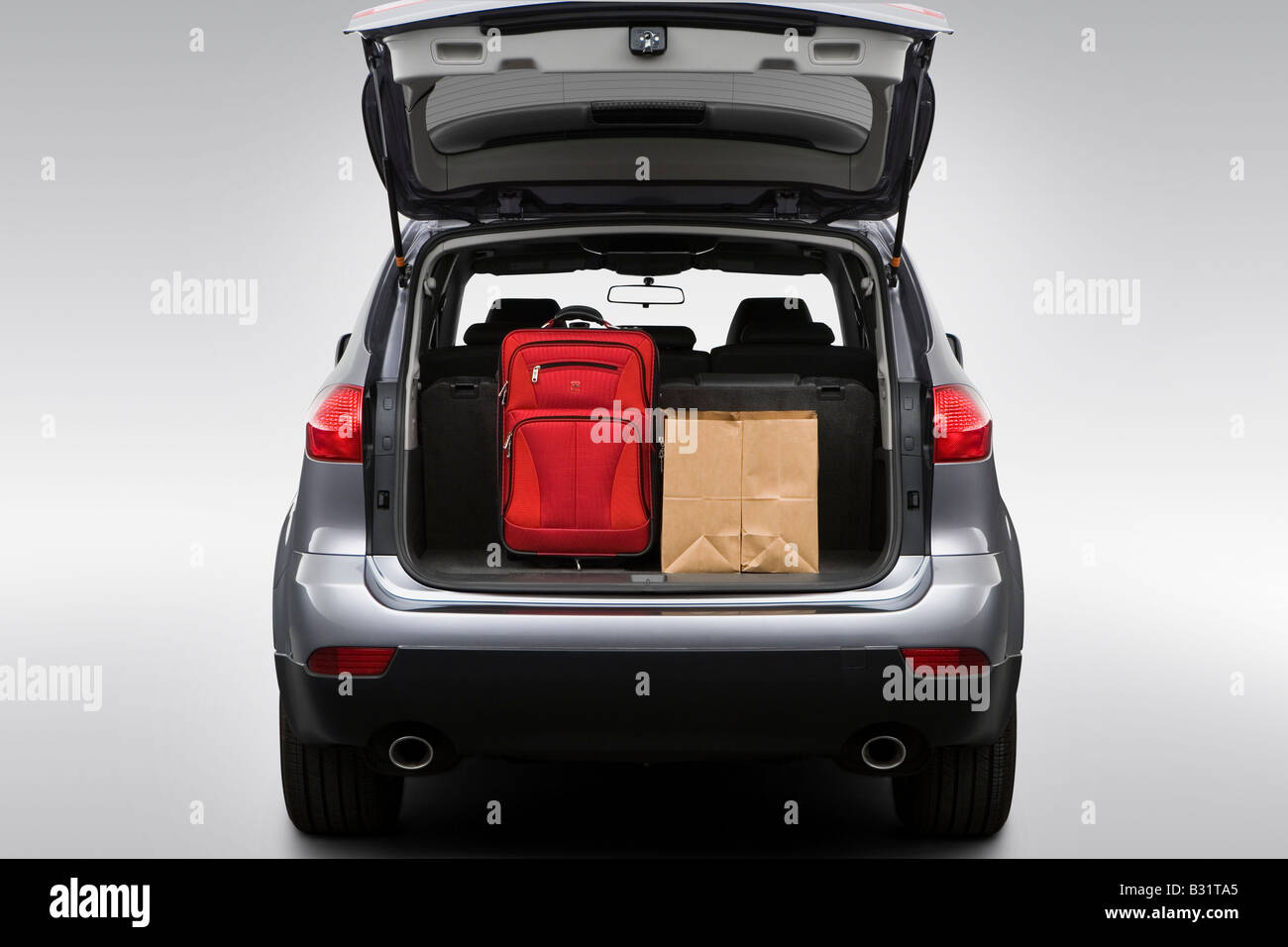 2008 Subaru Tribeca Limited in Silber - Stamm Requisiten Stockfoto