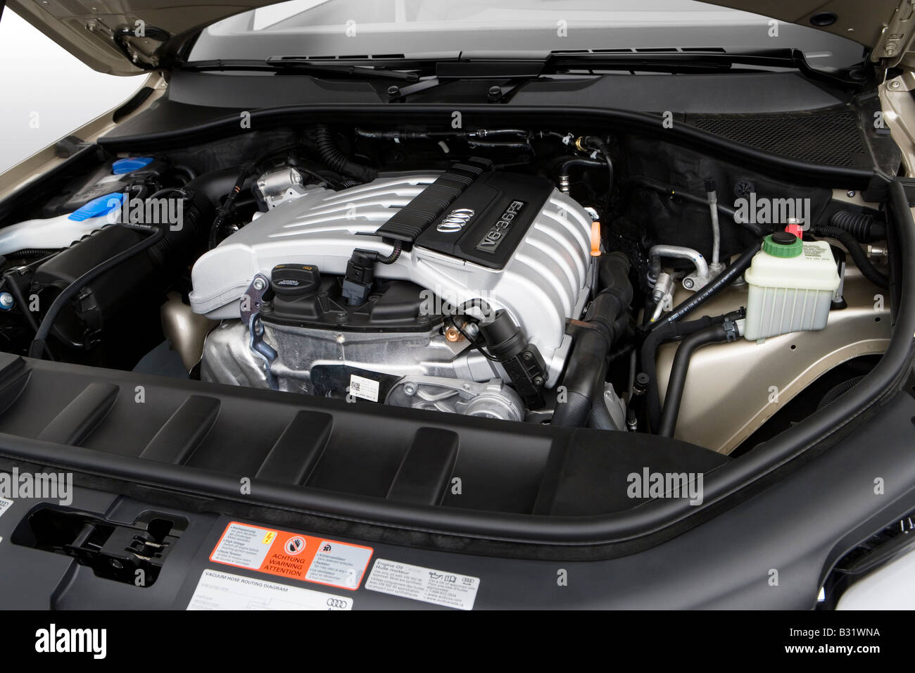 2008 Audi Q7 3.6 Premium Quattro in Beige - Motor Stockfotografie - Alamy