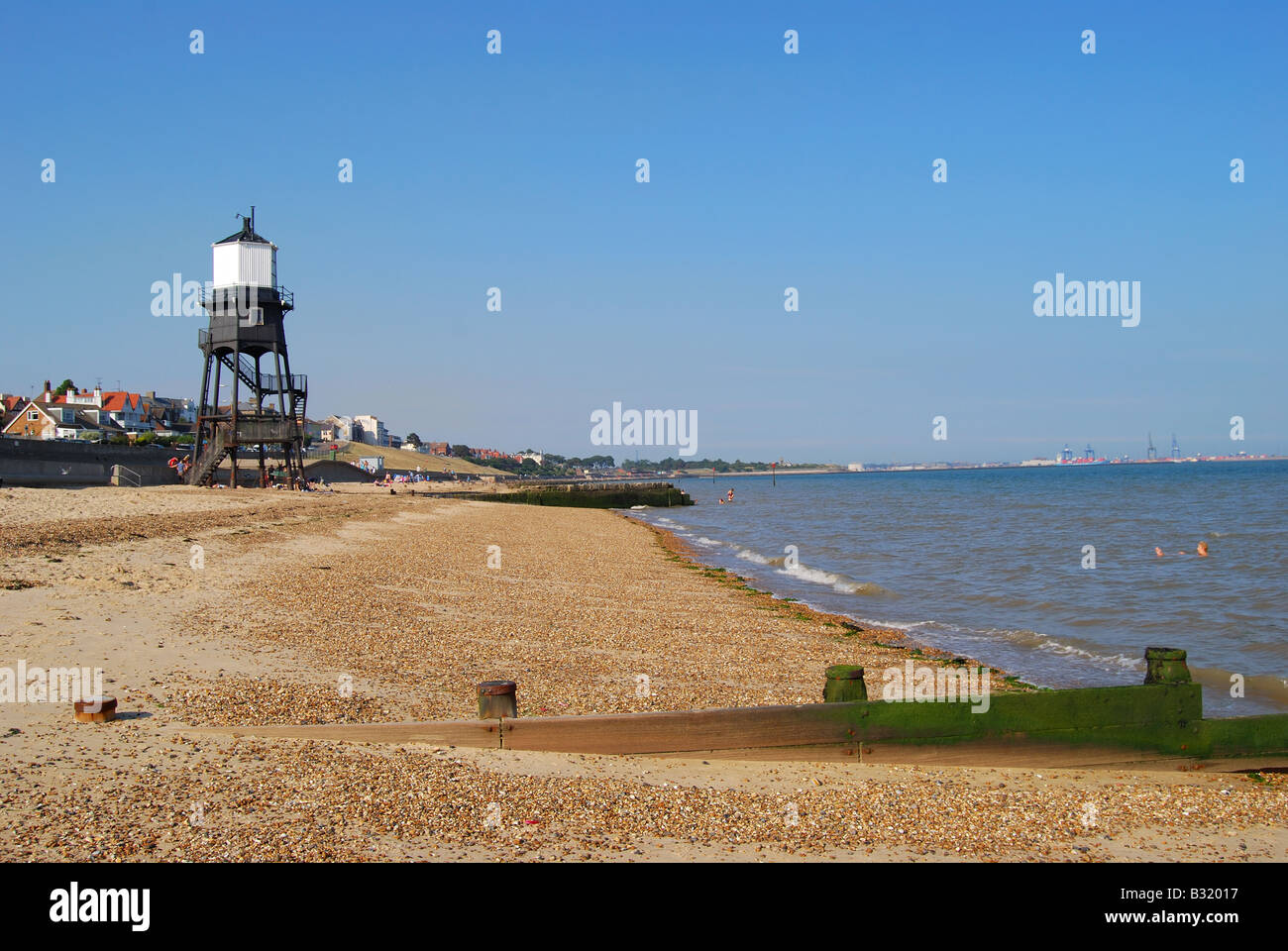 Dovercourt Strand und Leuchtturm, West End Promenade, Dovercourt, Harwich, Tendring District, Essex, England, Vereinigtes Königreich Stockfoto
