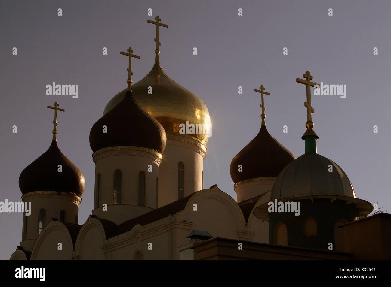 Die goldene Kuppel-Dach des Klosters Uspenski, Odessa, Ukraine Stockfoto
