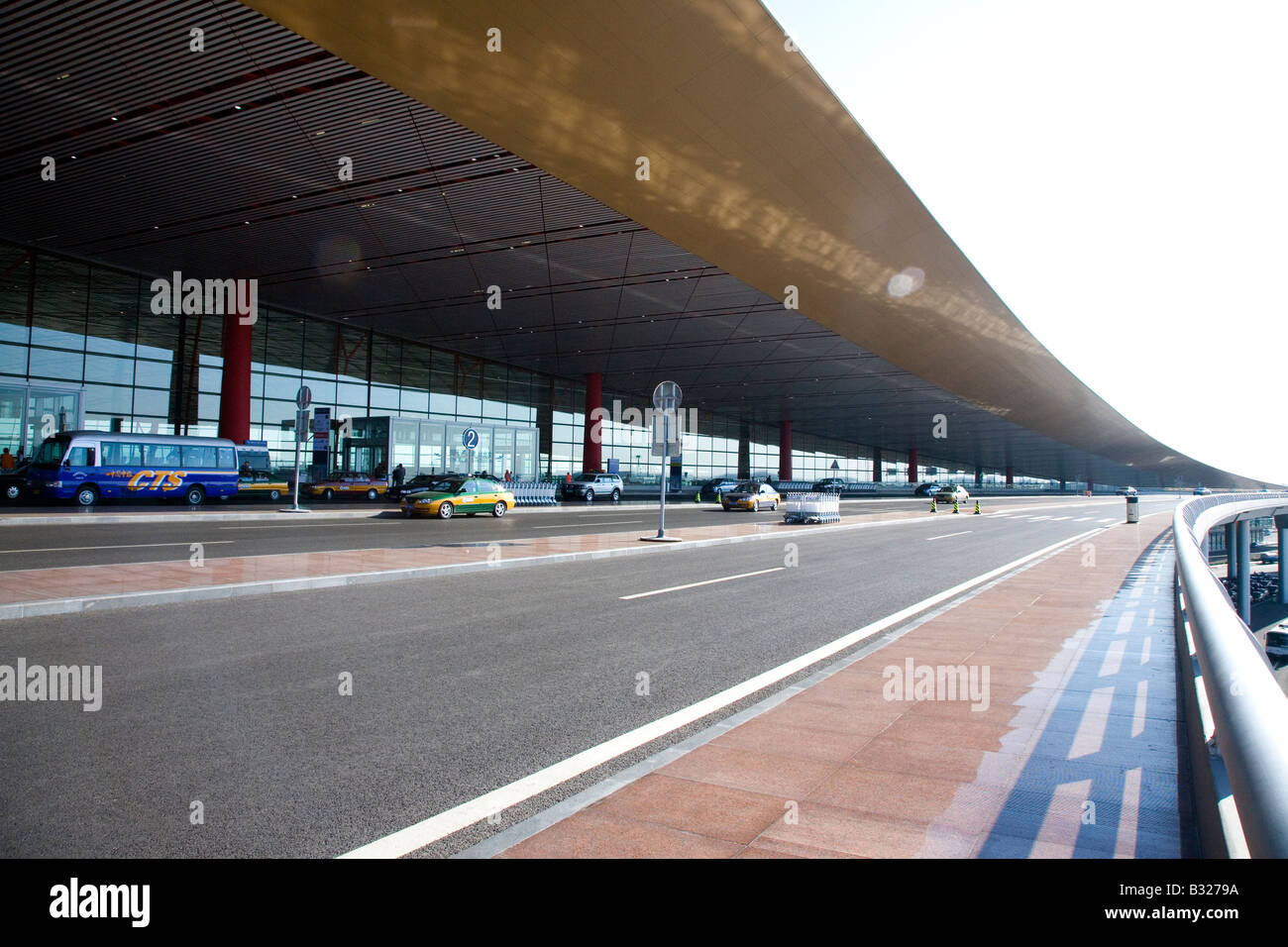 Dach des T3 am Flughafen Peking Stockfoto