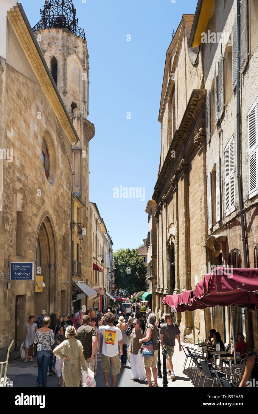 Rue Espariat eine schmale Einkaufsstraße im Zentrum historischen Stadt Aix-En-Provence-Frankreich Stockfoto