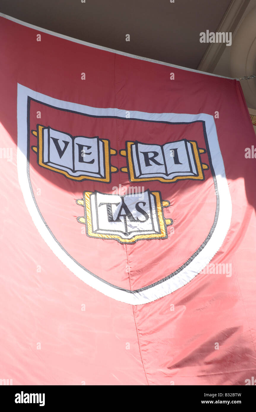 Veritas auf ein Banner in Harvard University in Cambridge Massachusetts, USA Stockfoto