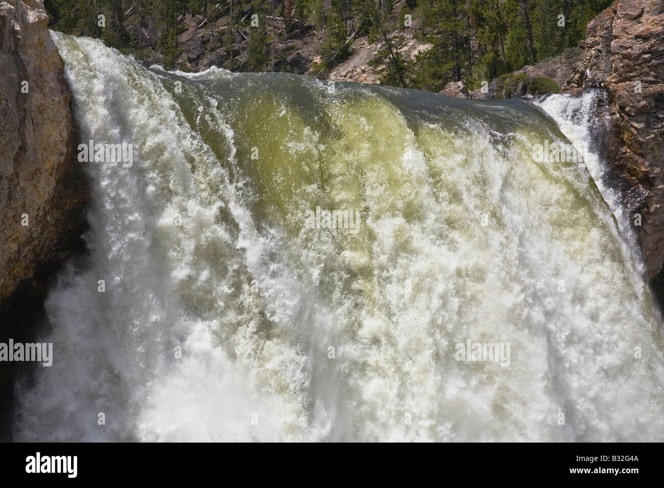 Oberen Rand der mächtigen LOWER YELLOWSTONE FALLS YELLOWSTONE NATIONAL PARK-WYOMING Stockfoto