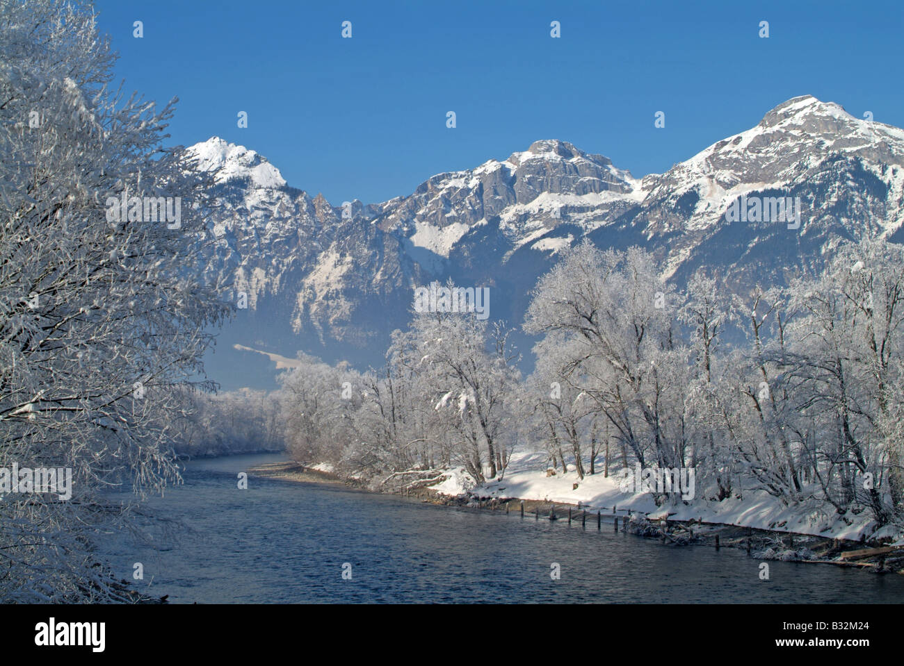 Ziller-Fluss vor dem Rofan Gebirge, Tirol, Österreich, Europa Stockfoto