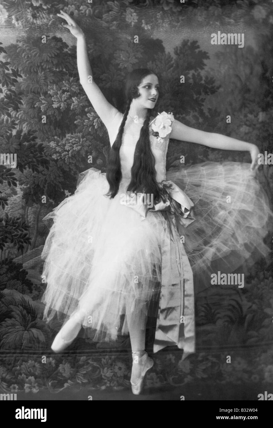 Ballett-Tänzerin auf ihren Zehen Stockfoto