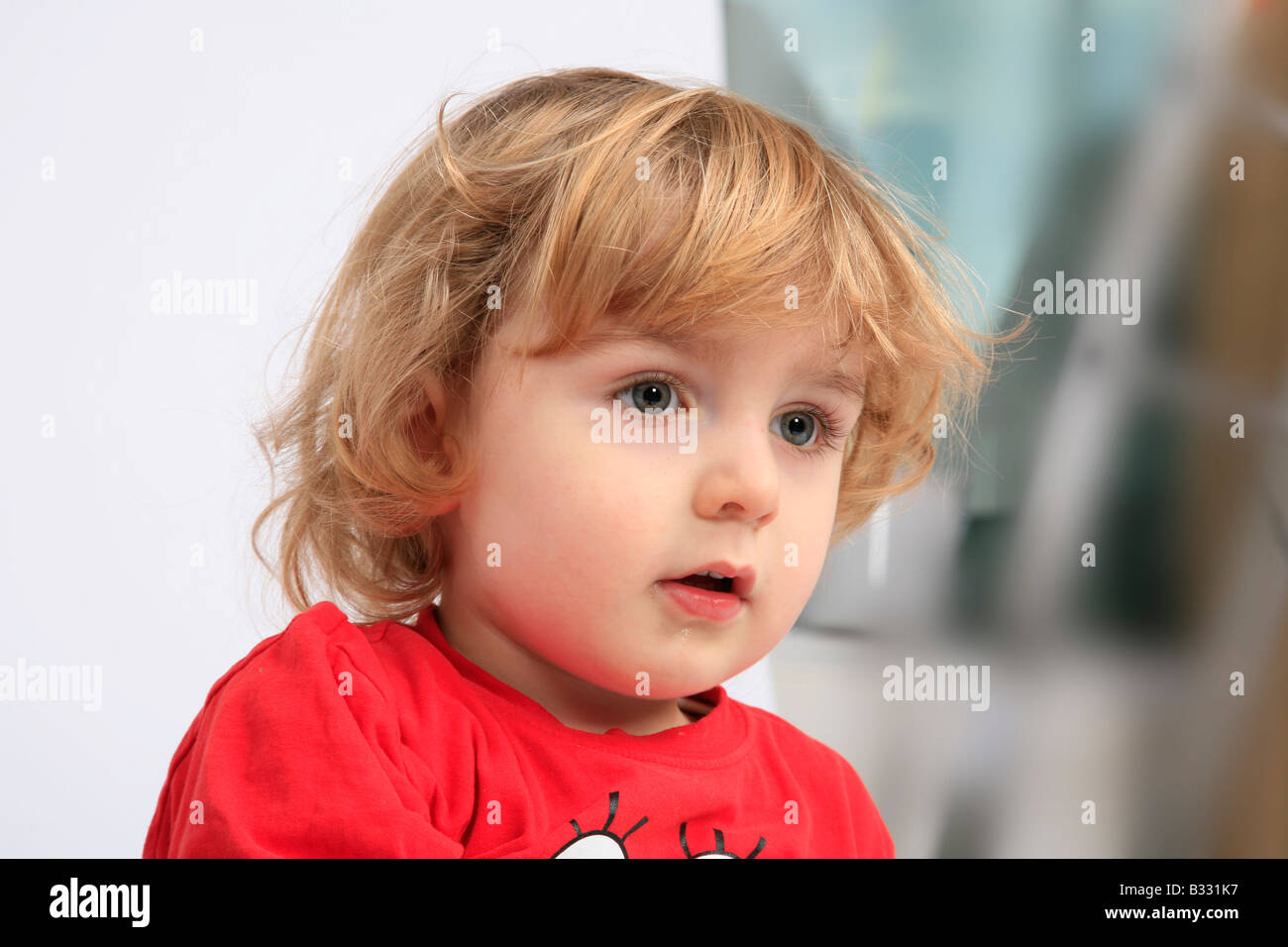 Portrait eines kleinen Jungen Stockfoto