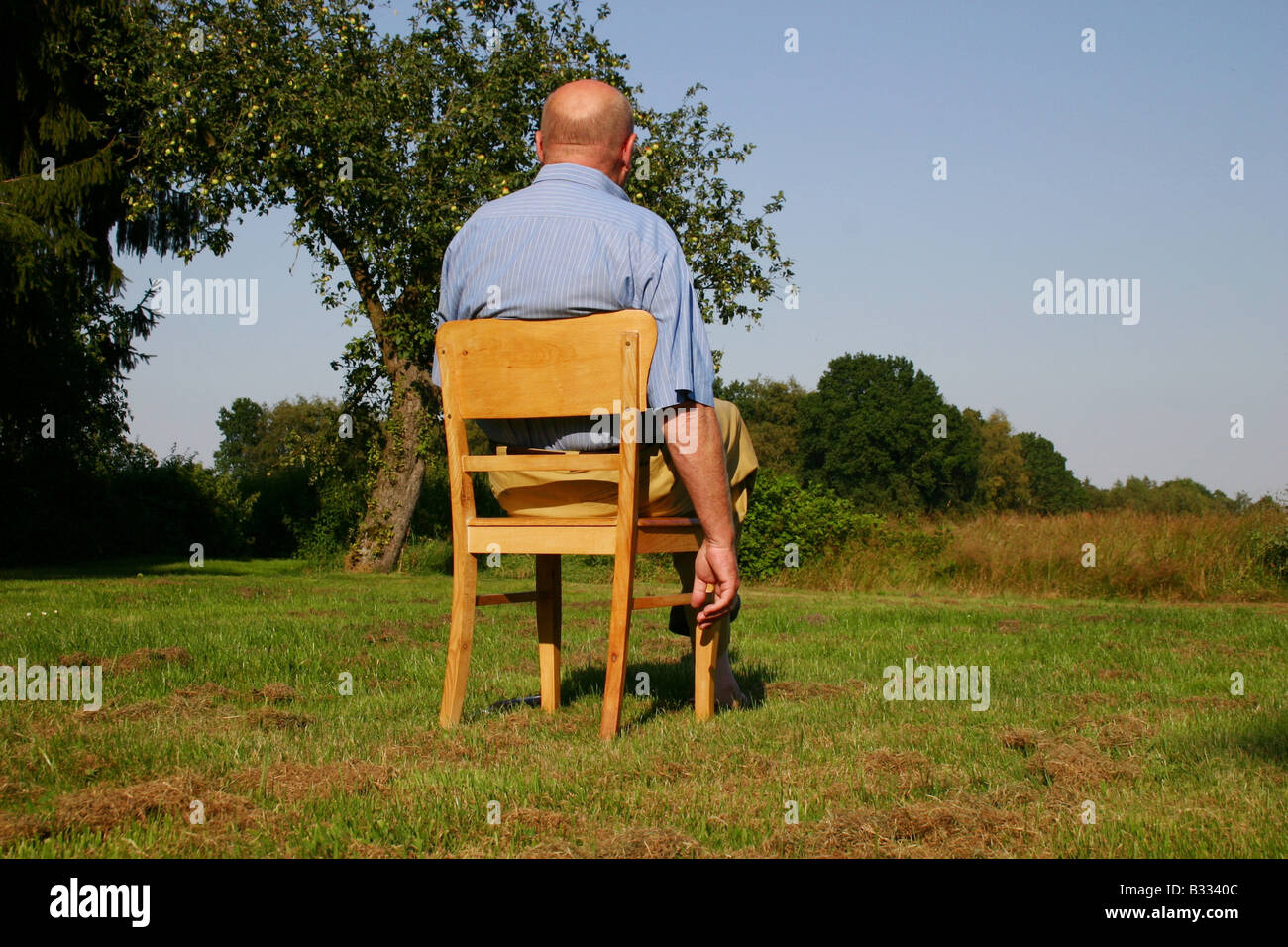 ein älterer Mann auf dem Lande Stockfoto