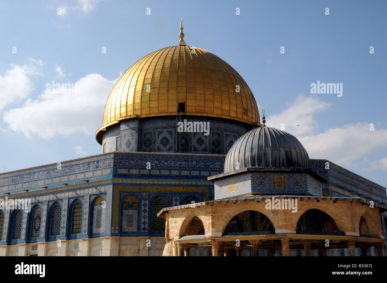 Die Kuppel der Rock auferlegt der weltweit älteste existierende islamische Gebäude, Haram al-Sharif in Jerusalem (Al Quds). Stockfoto