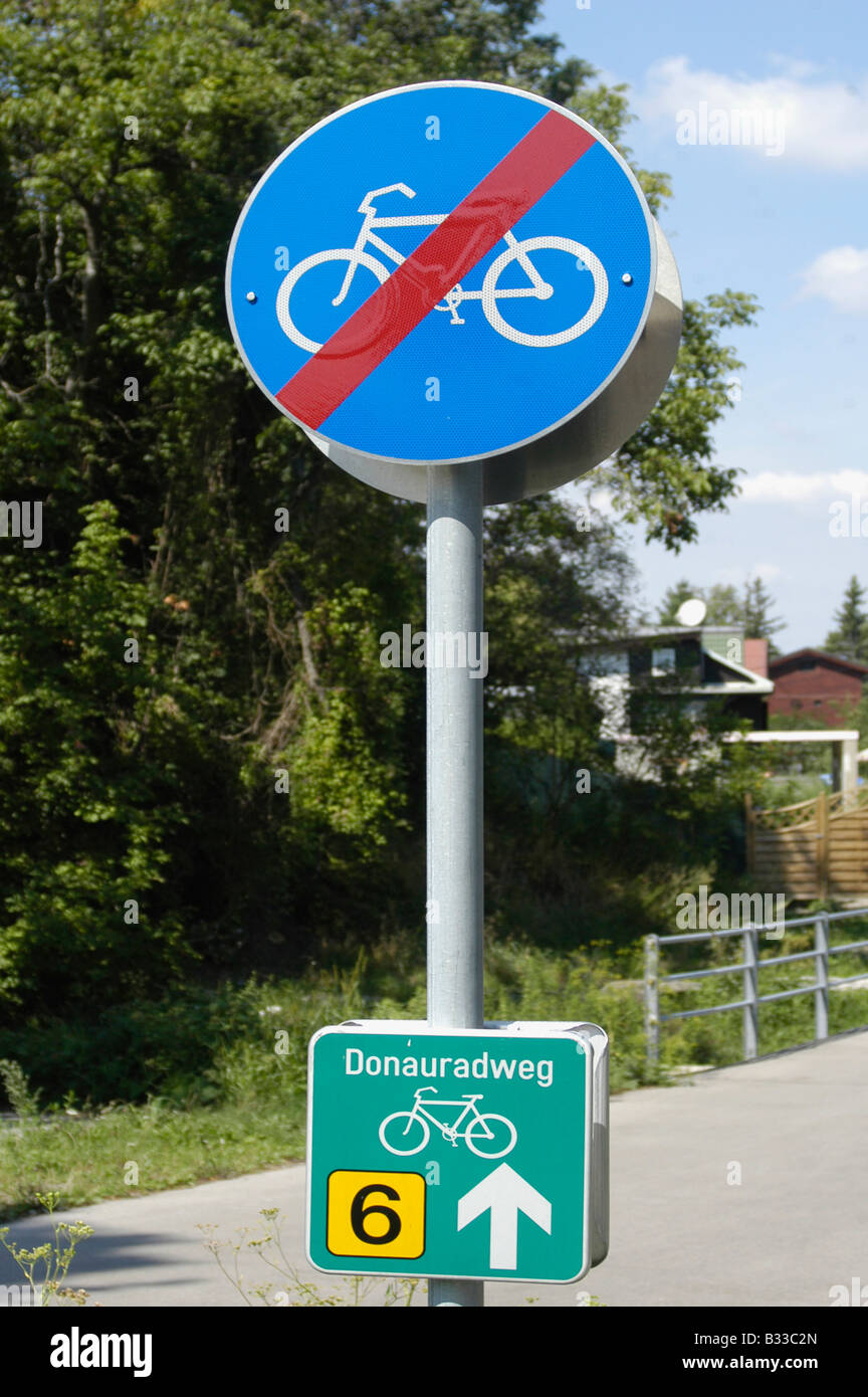 Verkehrszeichen Zyklus"Track-Ende" Stockfoto