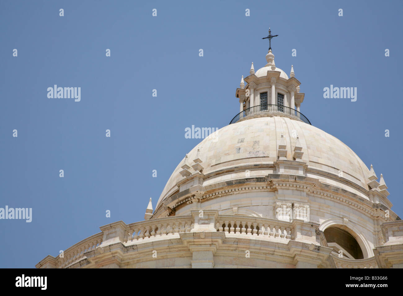 Kuppel der Santa Engracia oder Panteao Nacional, Lissabon, Portugal. Stockfoto