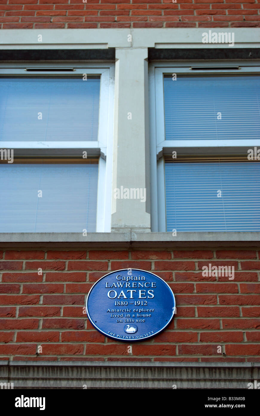 blaue Plakette markiert das Gelände der ehemaligen Heimat der Antarktis Explorer Lawrence Oates, in Putney, Südwesten von London, England Stockfoto