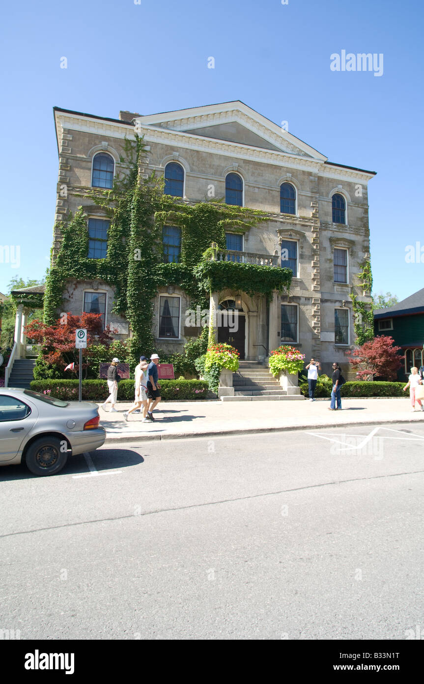 Das alte Gerichtsgebäude zeichnet sich als ein wichtiger Schwerpunkt für Touristen in der Stadt von Niagara-on-the-Lake, Ontario, Kanada. Stockfoto