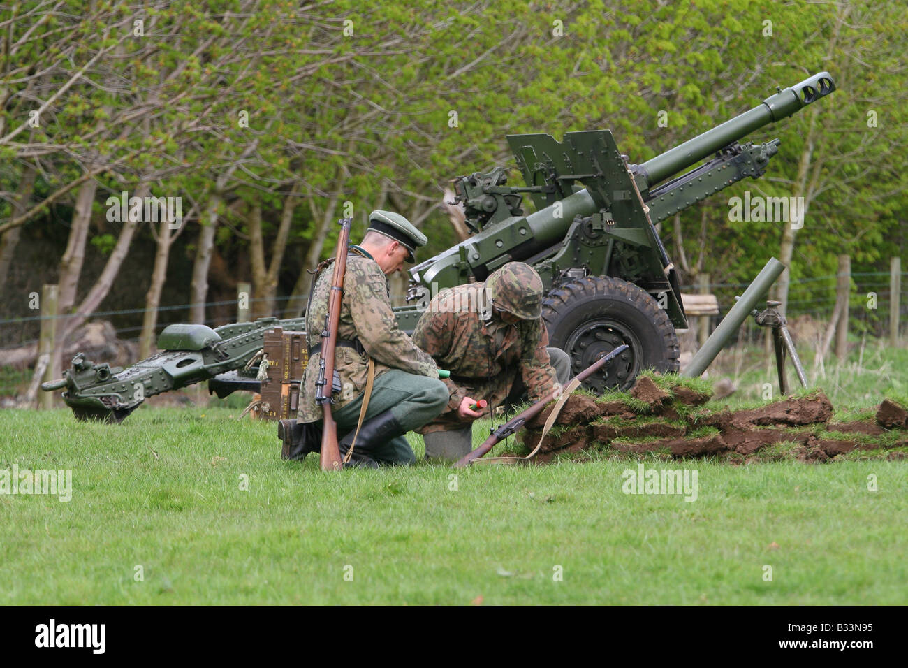 Deutsche Armee Feldgeschütz wird Feuer Stockfoto