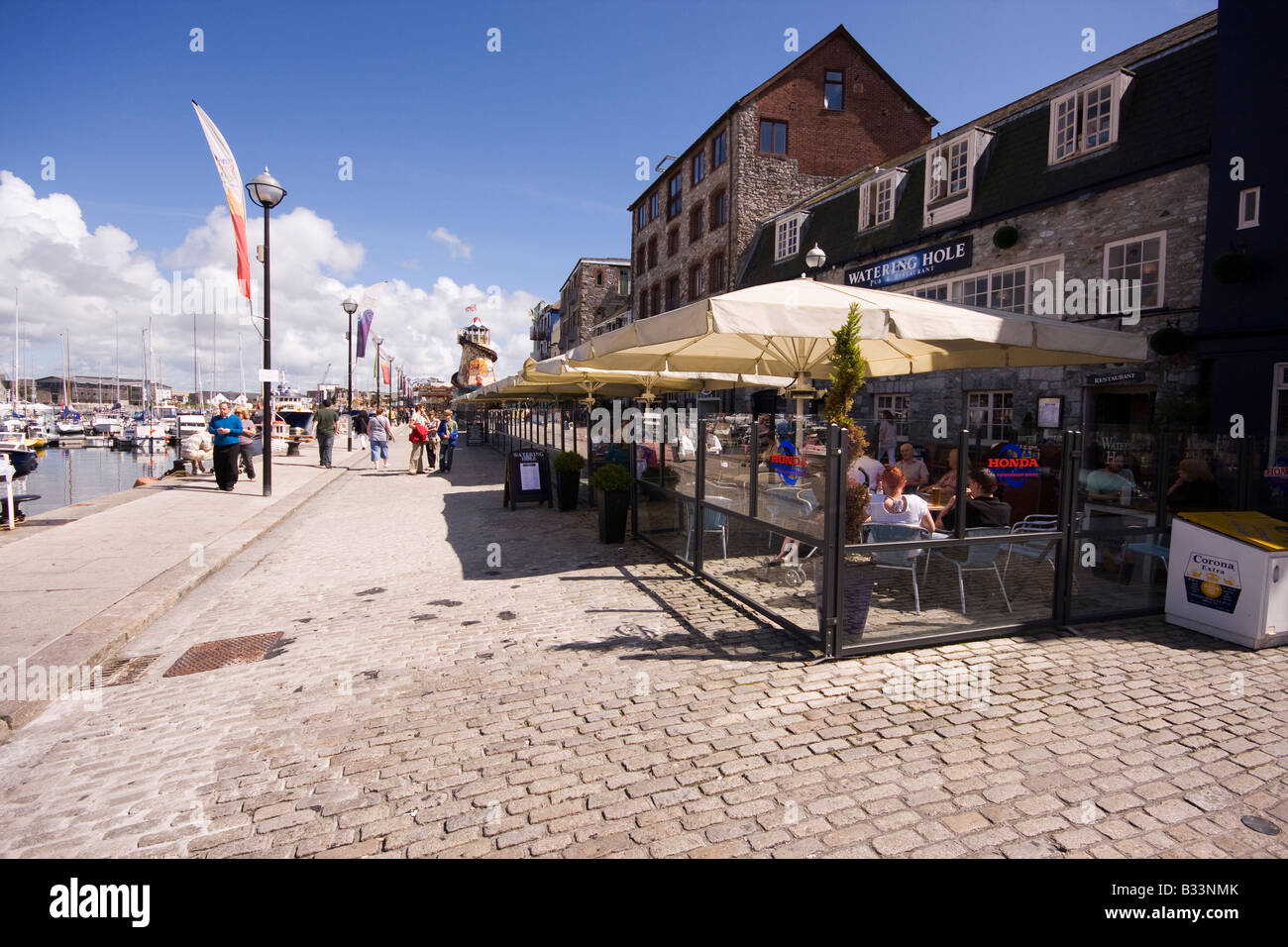 Der offene Essbereich auf Plymouth Barbican Stockfoto