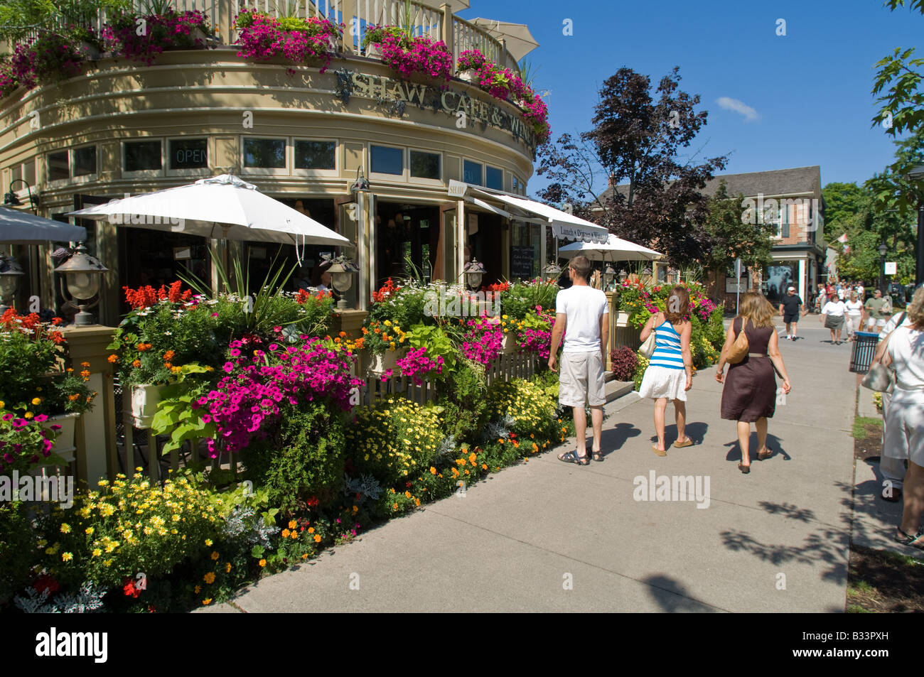 Touristen-Schaufenster in das Dorf von Niagara-on-the-Lake, Ontario, Kanada. Stockfoto