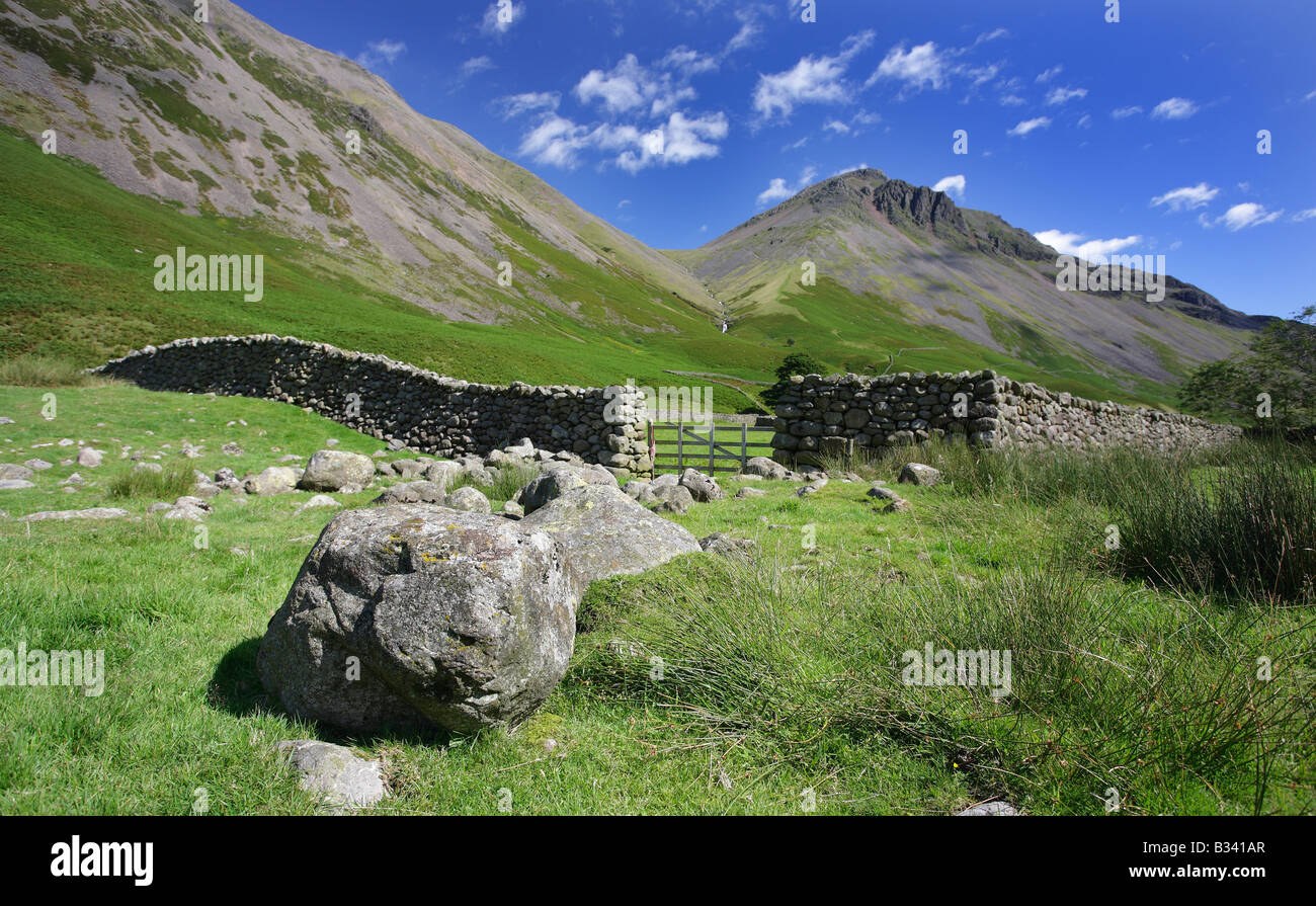 Ansicht des großen Giebel aus tiefste Tal, Wasdale Head, Seenplatte, Cumbia. Stockfoto