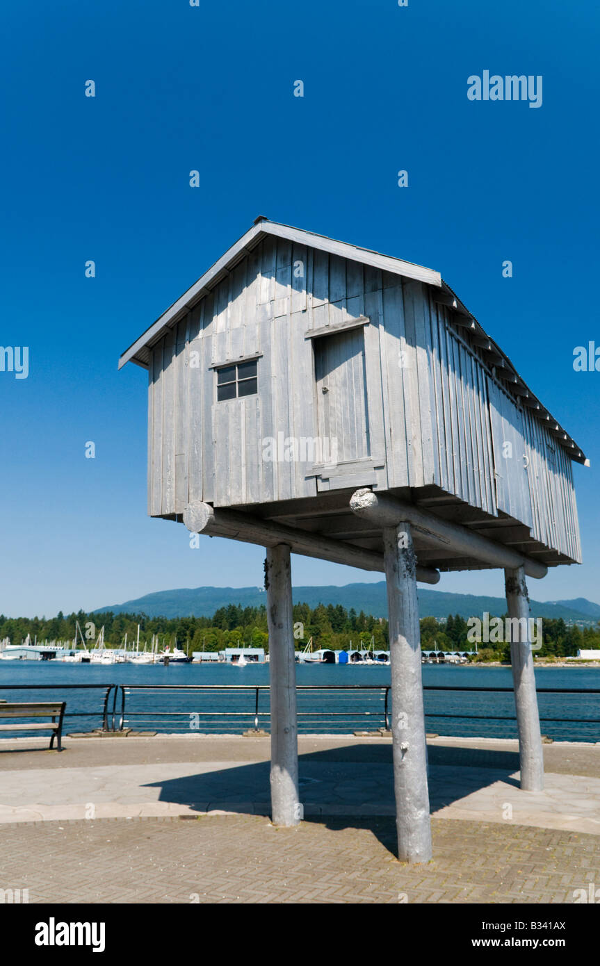 "Helle Schuppen Aluminium Guss Skulptur von Liz Magor im kanadischen Hafen Green Park Kohle Hafen Vancouver" Stockfoto
