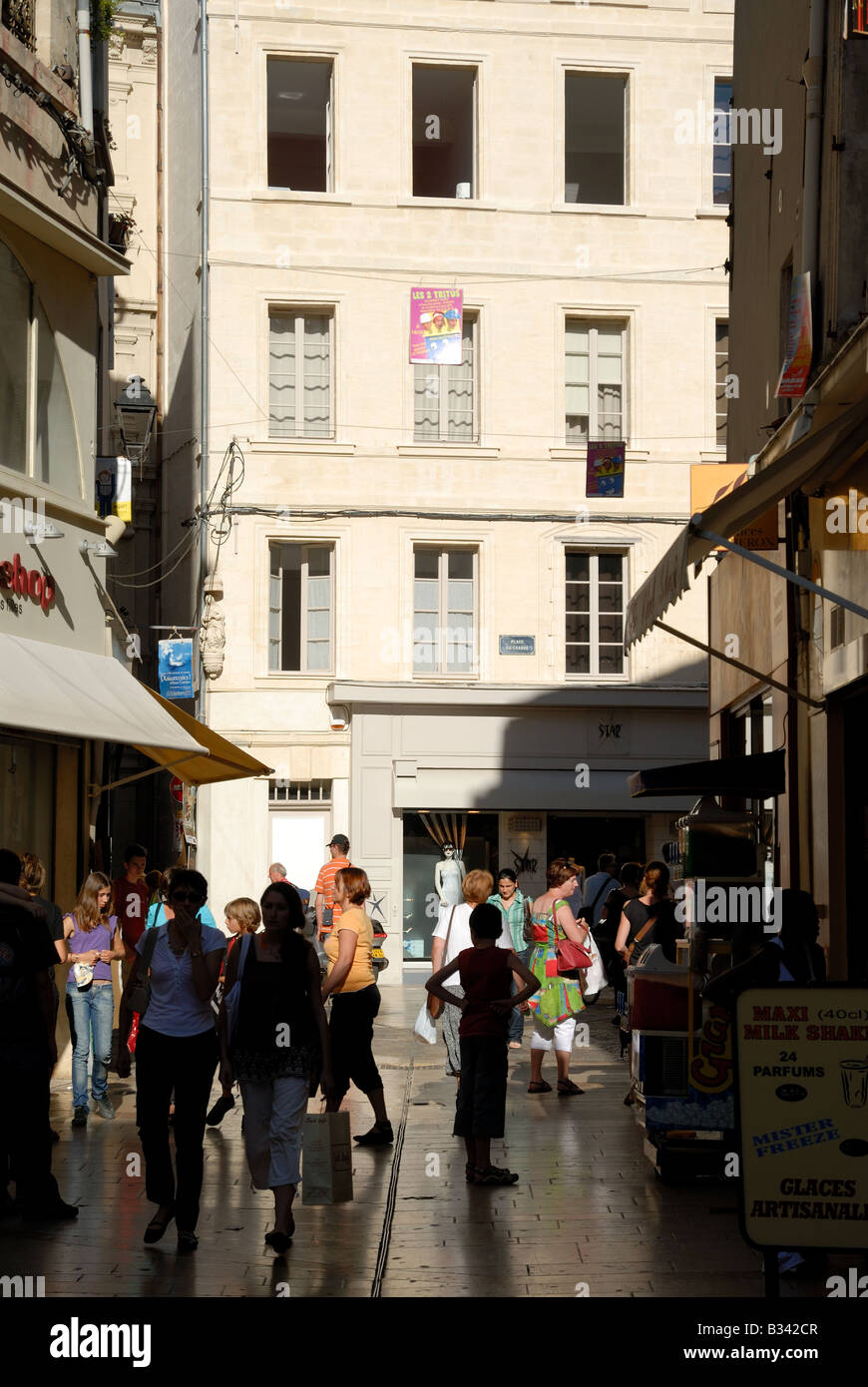 Straßenszene in Avignon, Frankreich Stockfoto