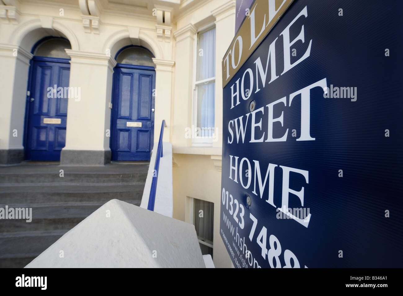 Home sweet Home: Immobilien zum Verkauf in Eastbourne an der Südküste von England. Stockfoto