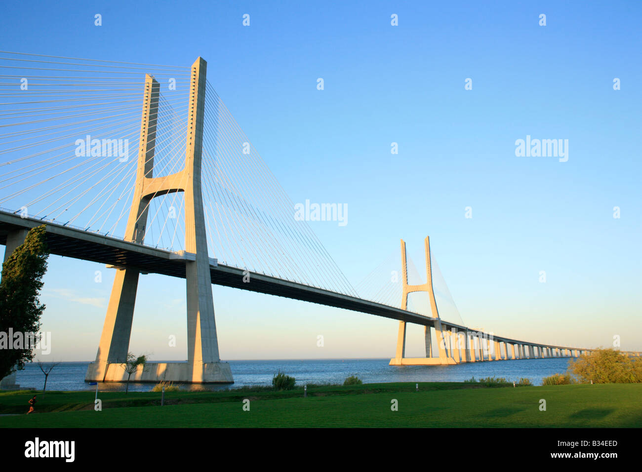 Ponte Vasco da Gama über den Tejo in Lissabon, Portugal Stockfoto