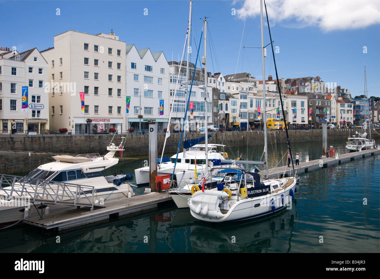 Harbourfront in Guernsey s Hauptstadt Saint Peter Port Stockfoto