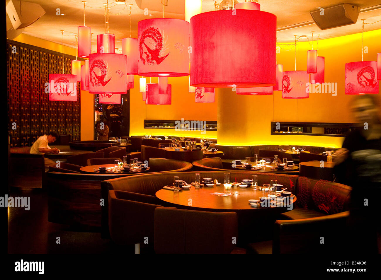 Innere des Dragon-i Bar und Restaurant in Hongkong Stockfoto