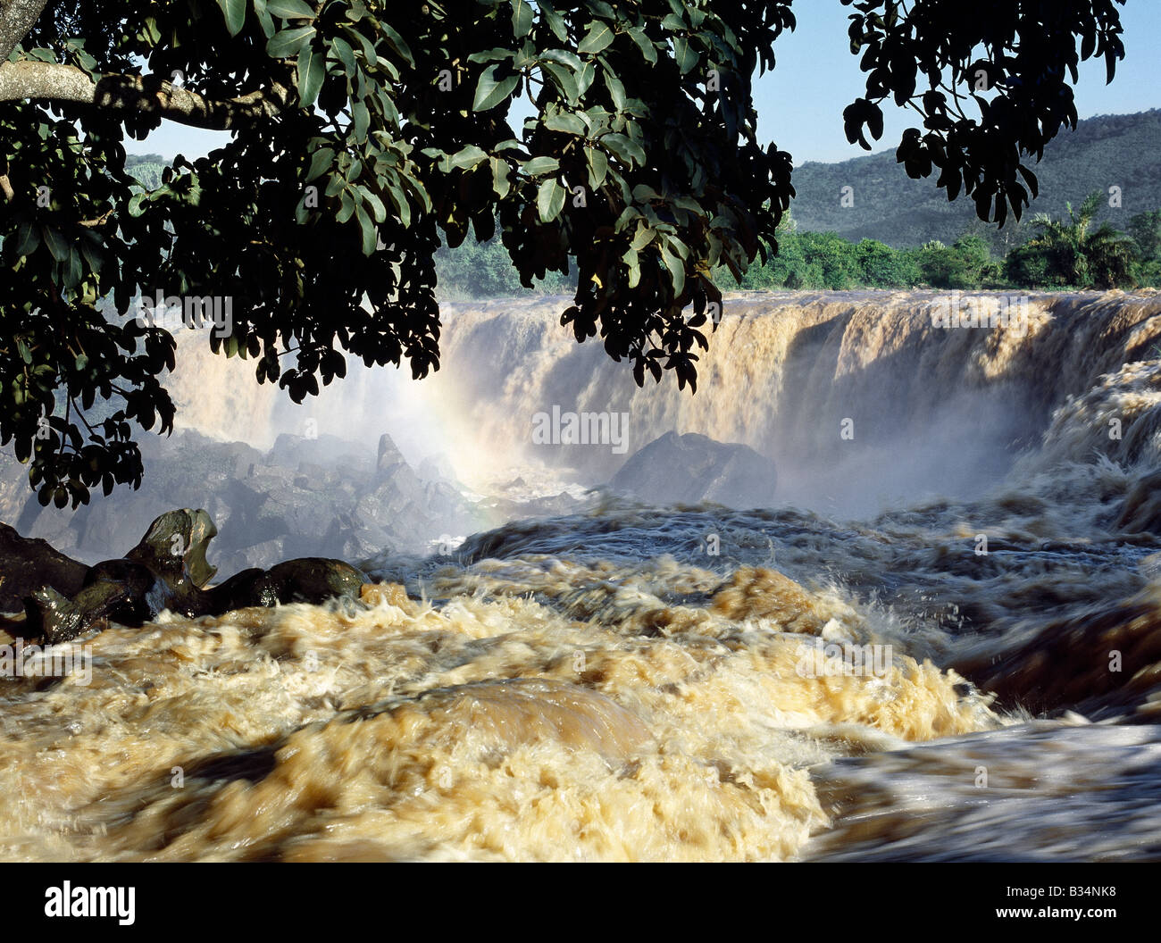 Kenia, Thika Bezirk, Athi River. Vierzehn fällt am Athi River nach starkem Regen. Stockfoto