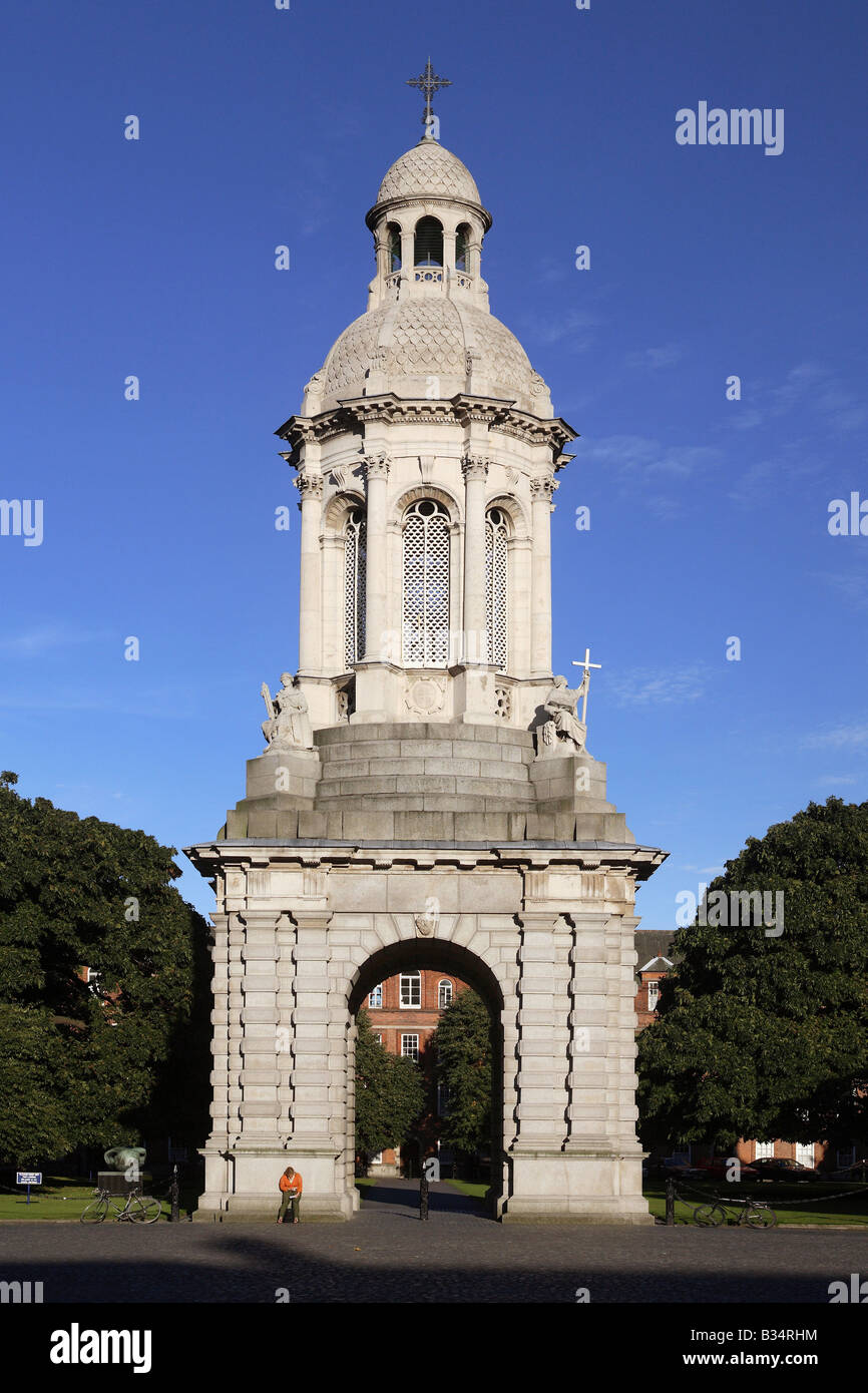 Ein Glockenturm auf dem Trinity College, Dublin, Irland Stockfoto