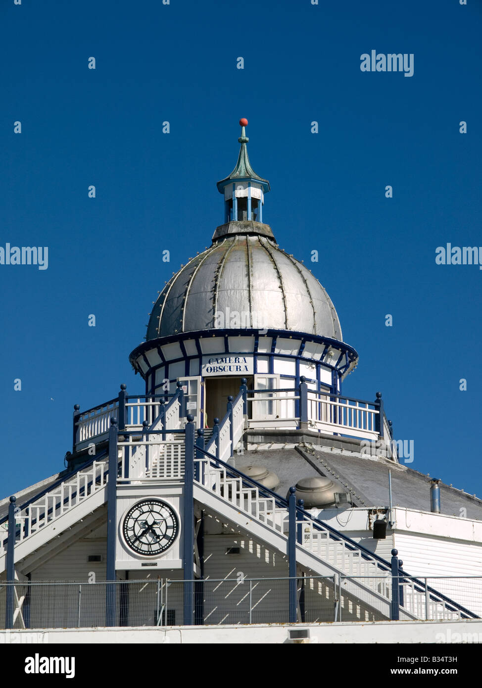 Camera Obscura auf Eastbourne Pier East Sussex Stockfoto